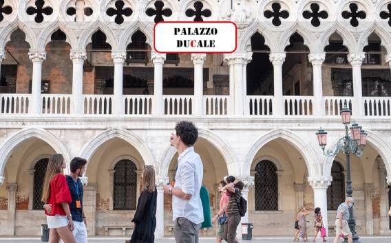 Venezia: Tour del Palazzo Ducale, del Ponte dei Sospiri e delle Prigioni