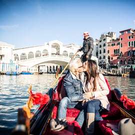 Venezia: Giro in gondola privato con fotografo personale
