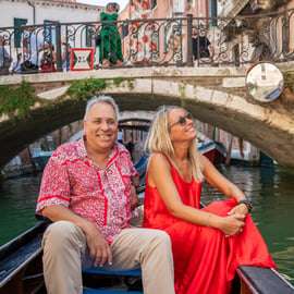 Giro in gondola a Venezia con commento e Galleria della Gondola
