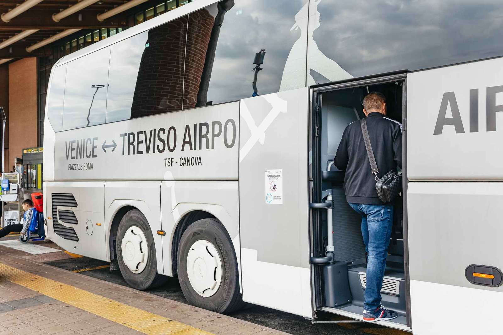 Autobus dall'aeroporto di Treviso a Venezia e Mestre