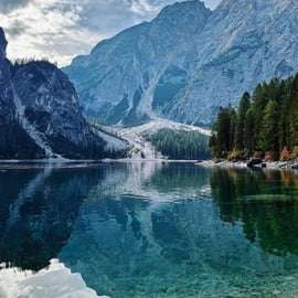 Da Venezia: Escursione di un giorno sulle Dolomiti e sul Lago di Braies in minivan