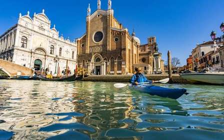 Tour culturale in kayak: Alla scoperta dei canali della città