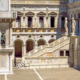 Tour guidato del Palazzo Ducale con salto di linea
