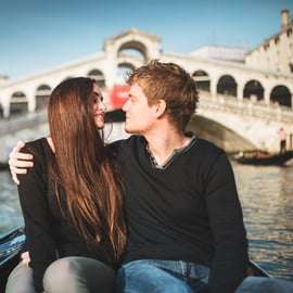 Venezia: Giro in gondola privato con fotografo personale
