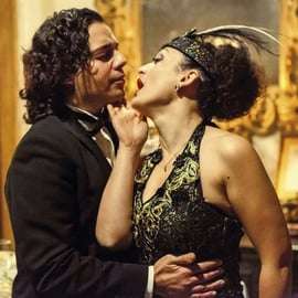 Venezia: Opera itinerante in un palazzo storico sul Canal Grande