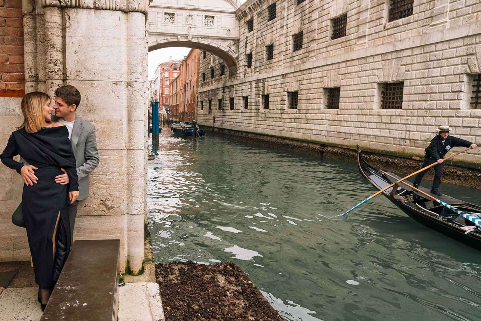 Venezia senza tempo: Servizio fotografico di lusso con un fotografo locale