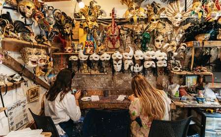 Venezia: Laboratorio di maschere di Carnevale