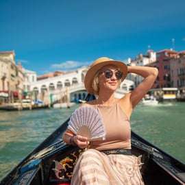Venezia: Giro in gondola privato fuori dai sentieri battuti