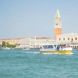 Murano, Burano e Torcello in barca con guida a bordo