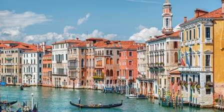 Gondole e serenate a Venezia: consigli per vivere la magia