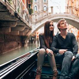 Venezia: Giro in gondola privato con fotografo personale