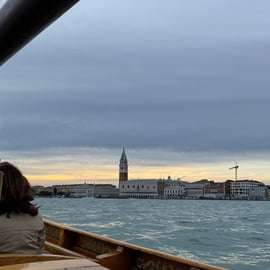 Crociera al tramonto nella laguna di Venezia in barca di legno