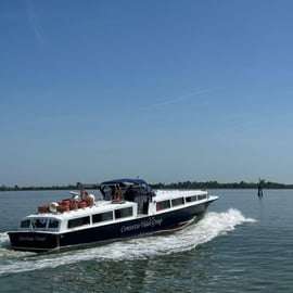 Murano e Burano in mezza giornata su motoscafo Gran Turismo