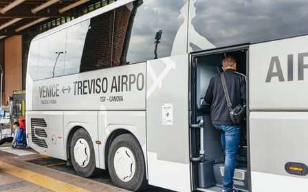 Dall'aeroporto di Treviso a Mestre e Venezia con un autobus espresso