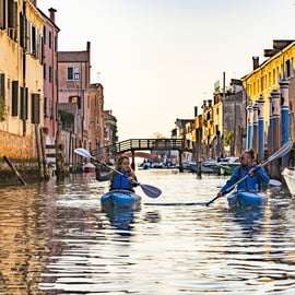 Venezia: Tour in kayak al tramonto nei canali