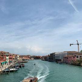 Venezia: tour privato in gondola tra i canali e il vetro di Murano