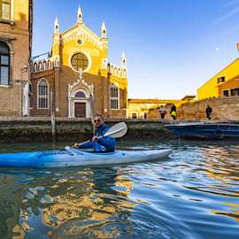 Tour culturale in kayak: Alla scoperta dei canali della città