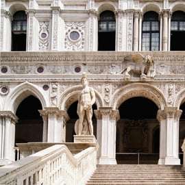Venezia: Tour guidato veloce di Palazzo Ducale con le prigioni