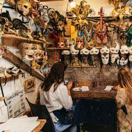 Venezia: Laboratorio di maschere di Carnevale