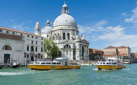 Venezia: trasferimento in barca da/per l'aeroporto Marco Polo con 3 percorsi