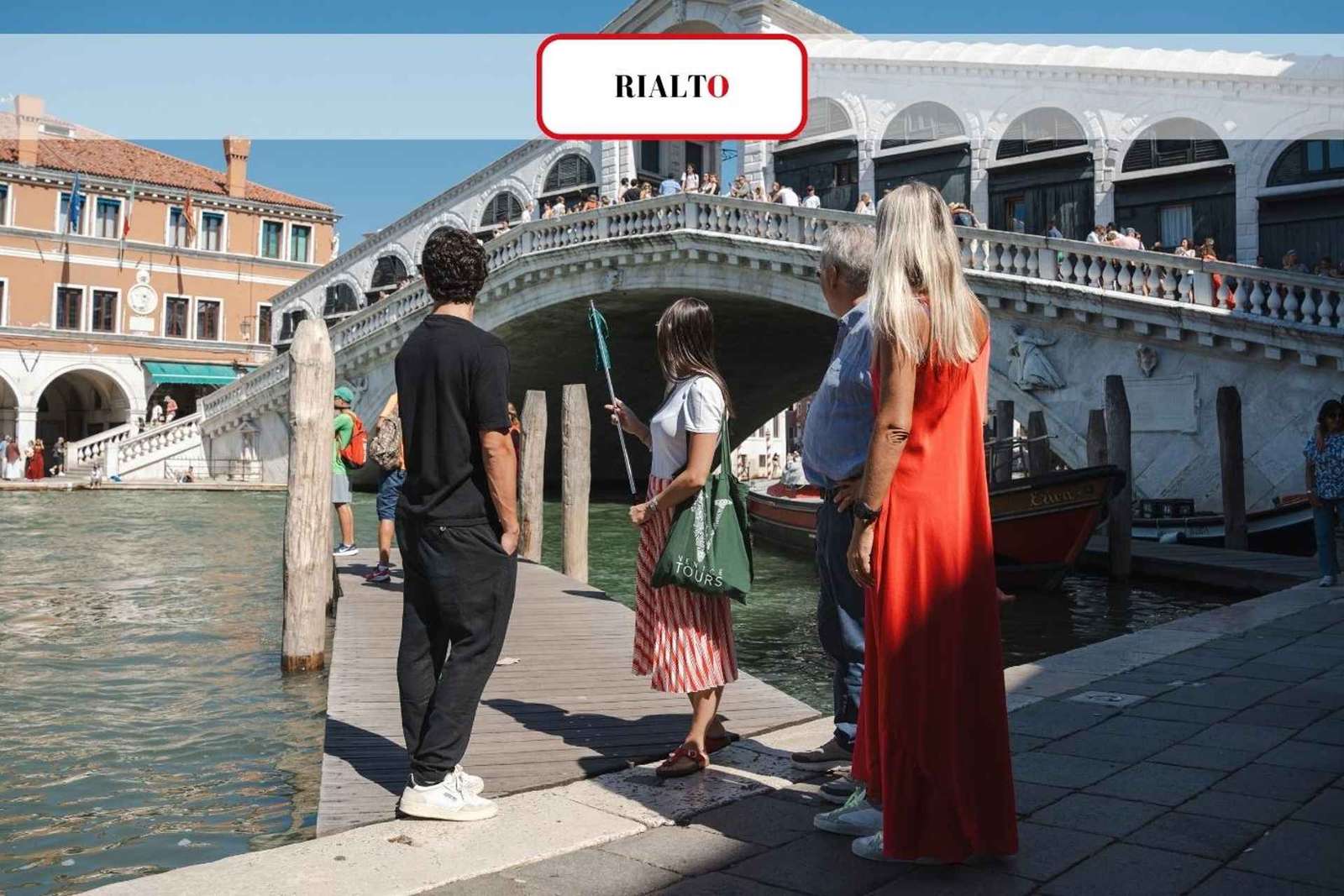 Venezia: Tour guidato a piedi nel Medioevo e visita alla Galleria Storica