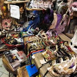 Laboratorio di maschere di Carnevale a Venezia e Prigioni