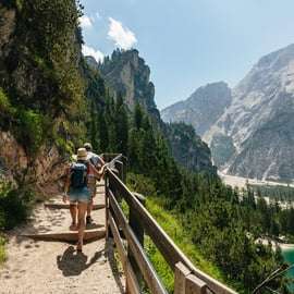 Da Venezia: Escursione di un giorno sulle Dolomiti e sul Lago di Braies in minivan