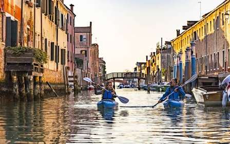 Venezia: Tour in kayak al tramonto nei canali