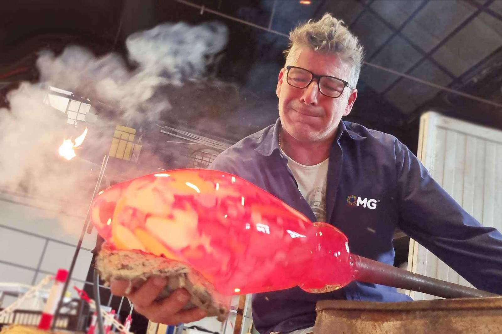 Mostra di soffiatura del vetro Visita la fabbrica e lo showroom del vetro di Murano OMG