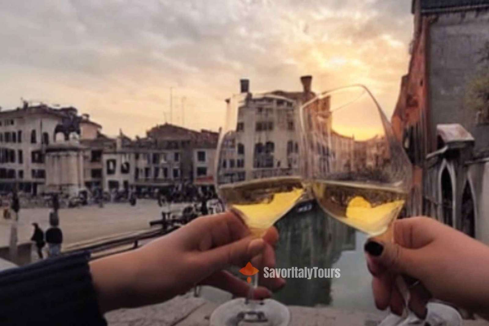Venezia: Tour a piedi al tramonto con degustazione di vini e prodotti alimentari
