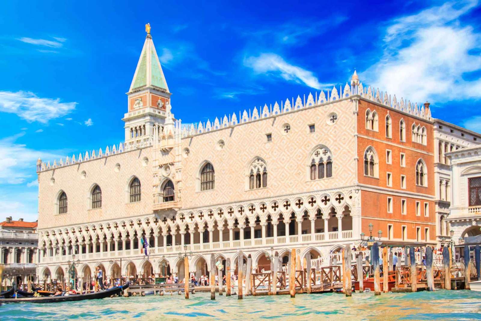Tour guidato del Palazzo Ducale con salto di linea