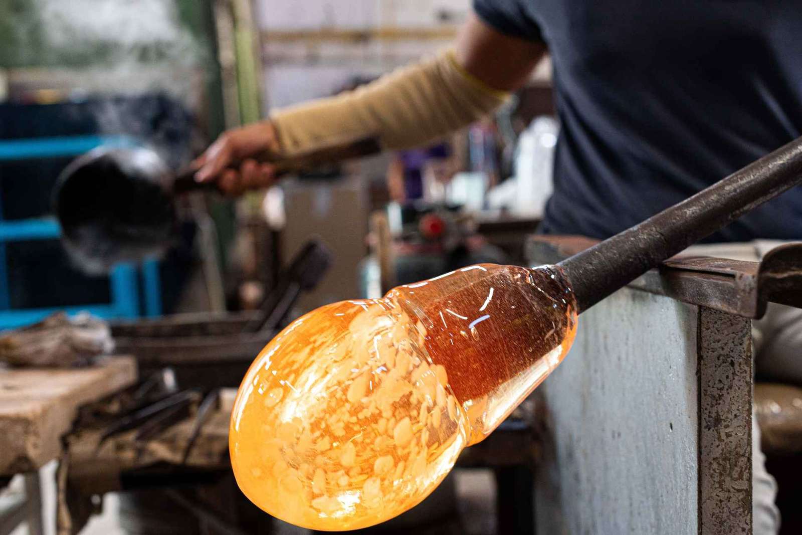 Murano: Esperienza della fabbrica di vetro con tour e dimostrazioni