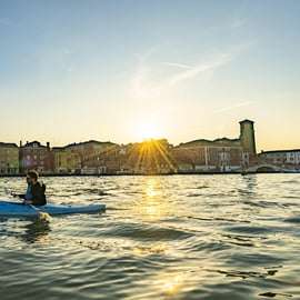 Venezia: Tour in kayak al tramonto nei canali