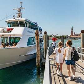 Murano, Burano e Torcello in barca, con vetro soffiato
