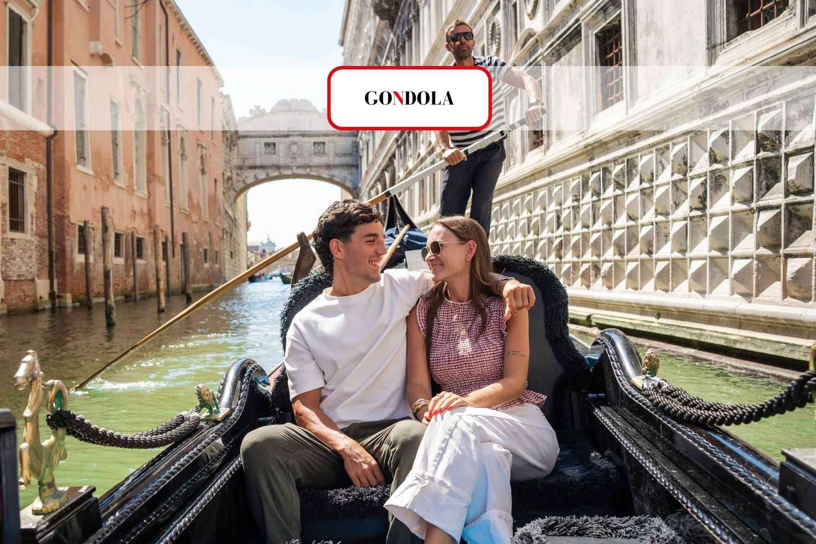 Venezia: Gondola condivisa attraverso un ponte dei sospiri mozzafiato